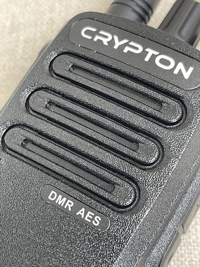 Защищенная рация CRYPTON 510 поддержка AES-256, мощность 8 Ватт, диапазон UHF 400-470, аккумулятор 2600 мА, Type-C зарядка, комплект 2 антенны, гарнитура