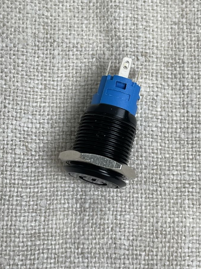 Кнопка Вкл/Выкл (12-24V 230710) 16 мм, черная, с фиксацией