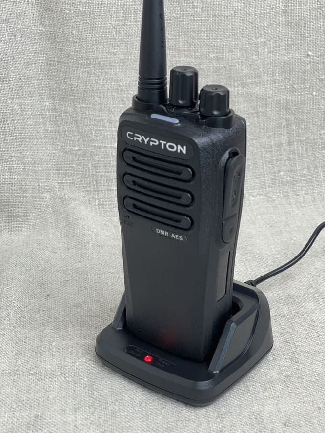 Защищенная рация CRYPTON  510+ поддержка AES-256, мощность 8 Ватт, диапазон UHF 400-470, аккумулятор 2600 мА, Type-C зарядка, комплект 2 антенны, гарнитура + дополнительный аккумулятор
