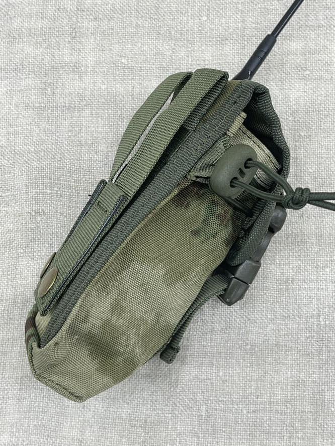 Тактическая закрытая сумка чехол для рации (подсумок) на лямку молле, в расцветке камуфляж (мох и мультикам)