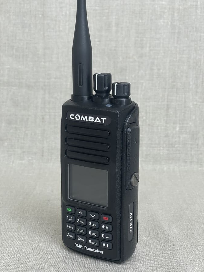 Цифровая рация ТАКТИК 770 совместимое AES-256 шифрование, мощность до 10 Вт, 2 диапазона VHF 136-174 и UHF 400-480,  АКБ до 3000 мА, зарядка USB Type-C, влагозащита IP-67, комплект: 2 антенны