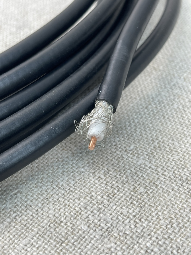 Коаксиальный черный кабель 5D-FB