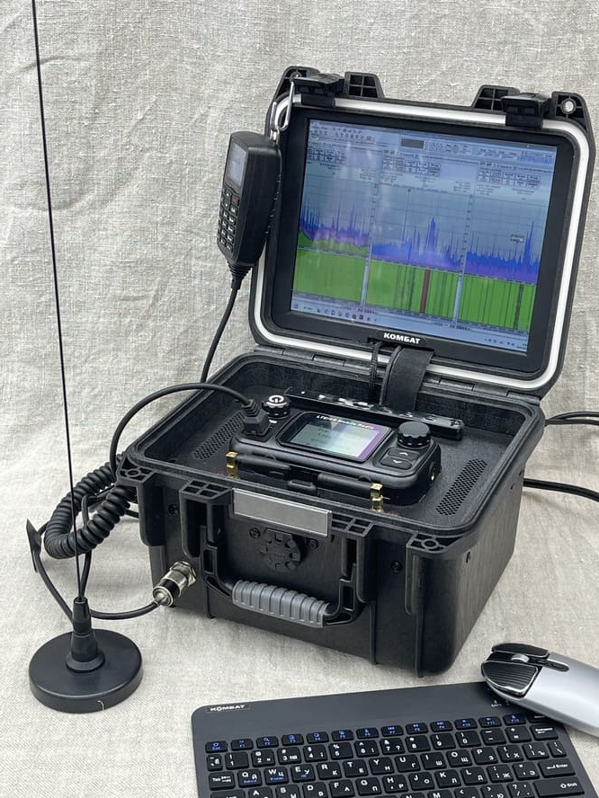 Шлюз УКВ/LTE с анализатором спектра Combat StarNet Roip 7700, питание 220 В
