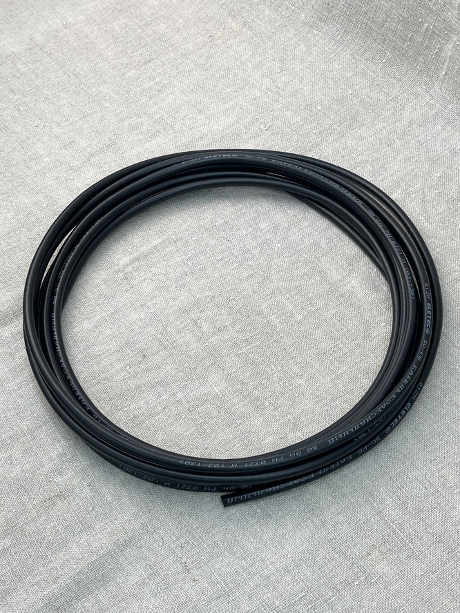 Коаксиальный черный кабель 5D-FB
