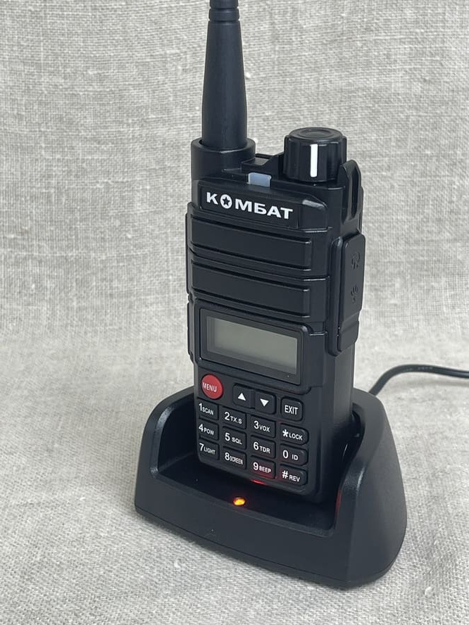Носимая радиостанция КОМБАТ Т-14 2 диапазона VHF/UHF,  мощность до 5 Ватт, АКБ 2200 мАч, IP-57 влагозащита
