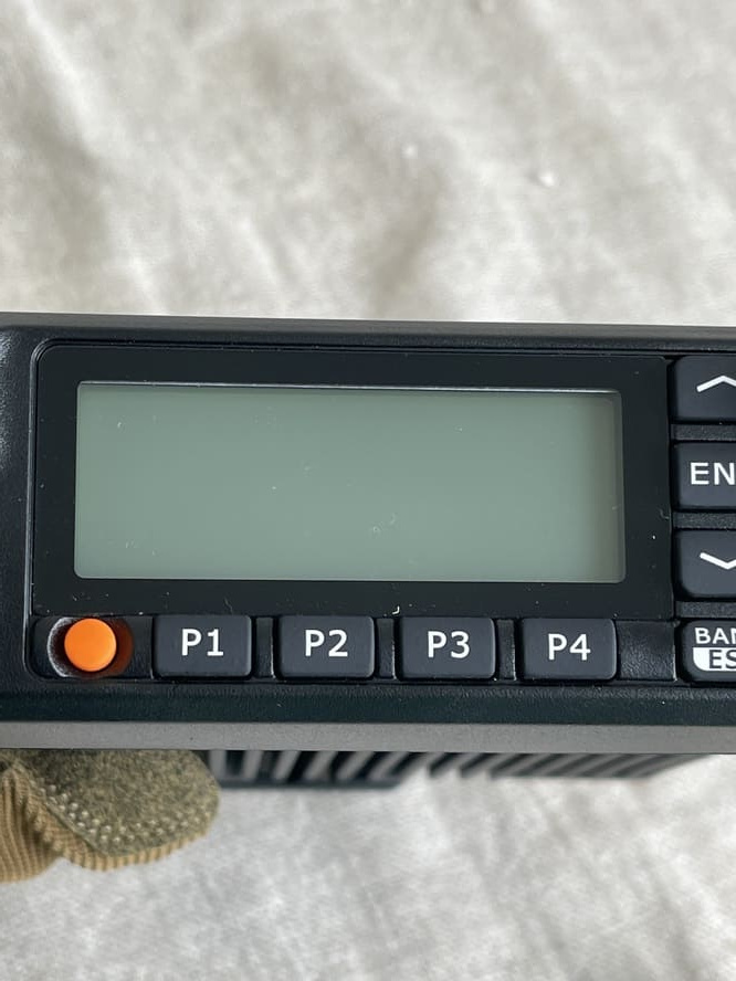 Цифровая DMR рация КОМБАТ Т-440 VHF 136-174 МГц, мощность 50 Вт, питание 12V, комплект с программатором, антенной на магните и кабелем 5 м.