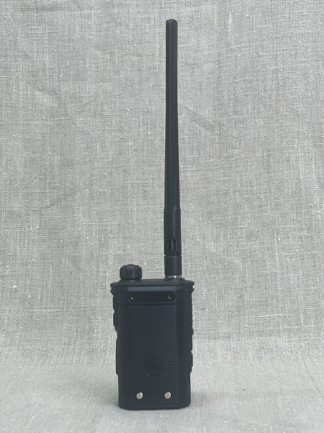 Портативный ручной детектор БПЛА угол обнаружения 360°, диапазон 300-6000 МГц, до 2 км, аккумулятор 6000 мАч