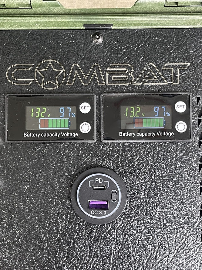 Портативная станция питания COMBAT-544 Li Fe Po4 мощность 544 Ватта, 2 выхода на 12 В, USB, USB type-C